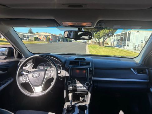 Used 2012 Toyota Camry SE image 9