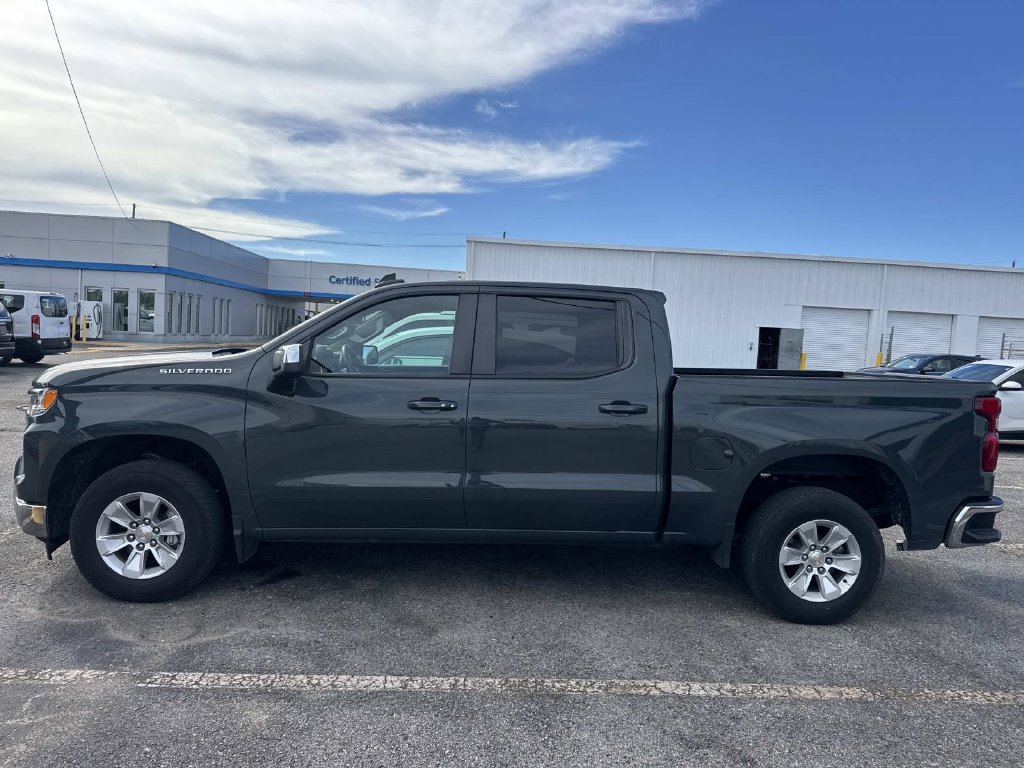 Used 2025 Chevrolet Silverado 1500 LT RWD image 8