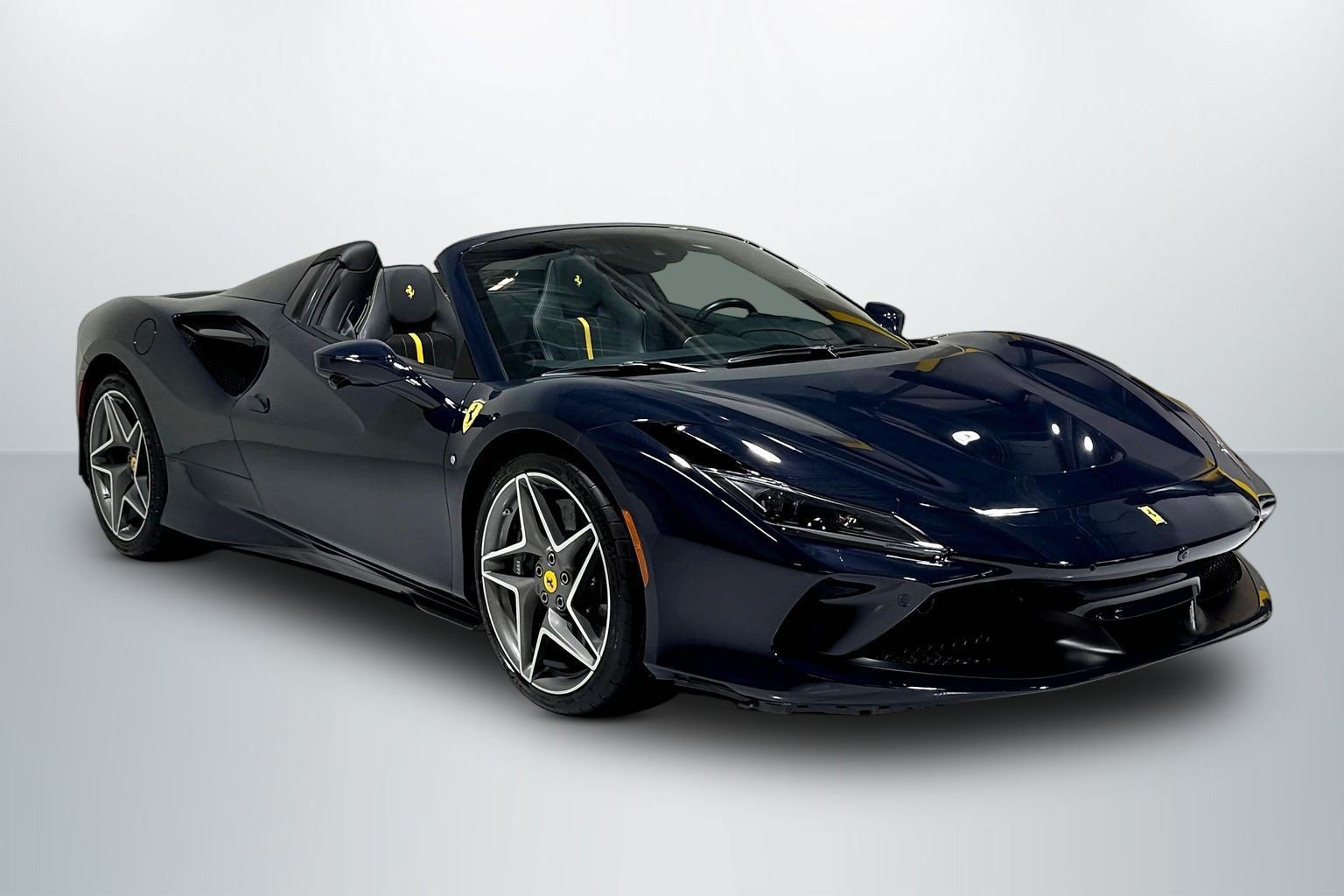 Used 2023 Ferrari F8 Spider RWD image 1