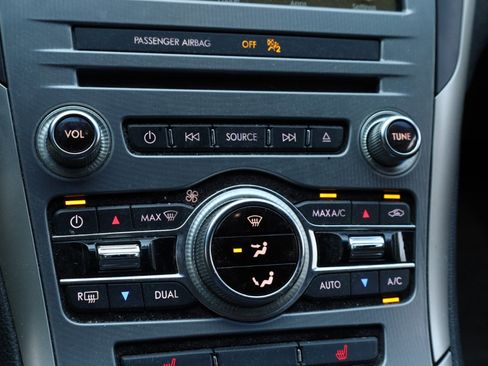 Used 2017 Lincoln MKZ Premiere image 8
