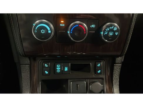 Used 2016 Chevrolet Traverse LT w/ Style and Technology Package AWD/4WD image 14