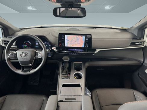 Used 2023 Toyota Sienna XSE image 14