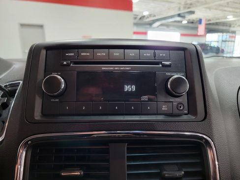 Used 2016 Dodge Grand Caravan SE w/ Quick Order Package 29E SE image 25