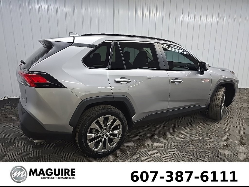 Used 2021 Toyota RAV4 XLE Premium FWD image 3