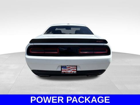 Used 2015 Dodge Challenger SRT image 5