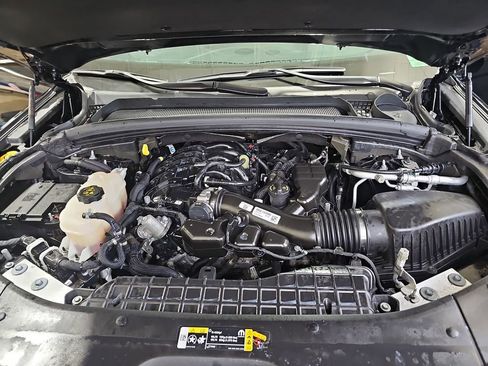 Used 2023 Jeep Grand Cherokee Limited image 29