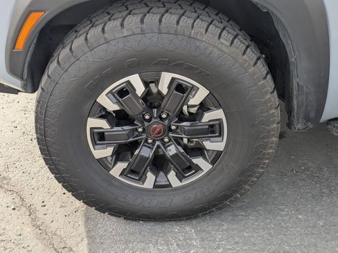 Used 2022 Nissan Frontier PRO-4X image 14