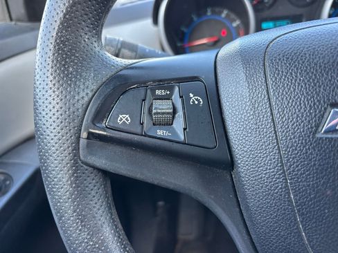 Used 2015 Chevrolet Cruze LT image 7