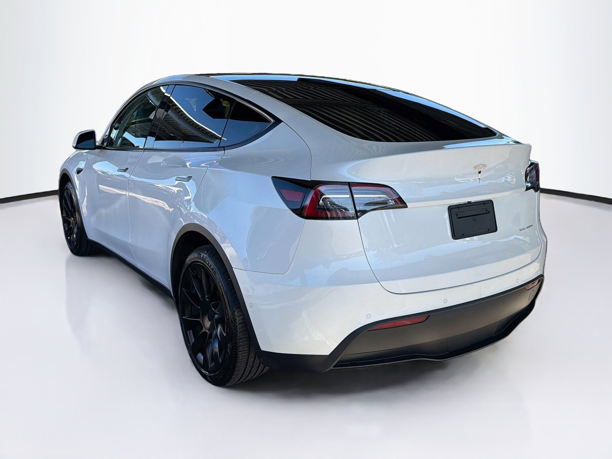 Used 2021 Tesla Model Y Long Range AWD/4WD image 5