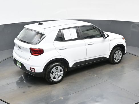 Used 2020 Hyundai Venue SE image 36