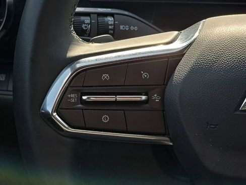 Used 2025 Chevrolet Equinox LT FWD image 22