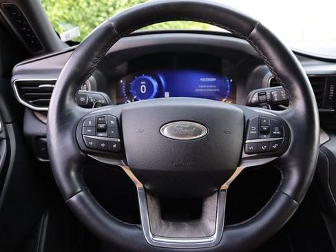 Used 2020 Ford Explorer Platinum AWD/4WD image 13