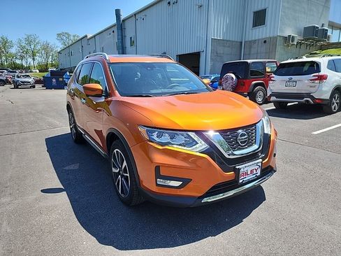 Used 2019 Nissan Rogue SL w/ Premium Package AWD/4WD image 11
