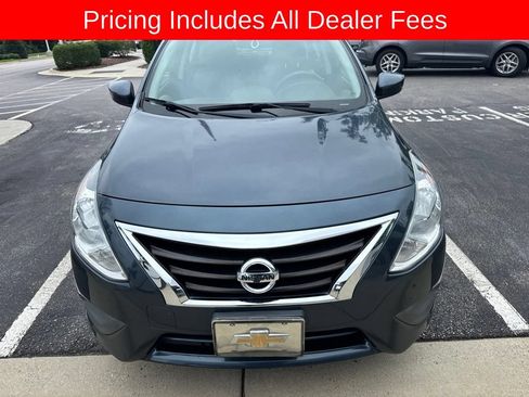 Used 2015 Nissan Versa SV FWD image 2
