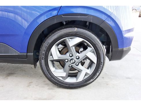Used 2024 Hyundai Venue Limited image 32