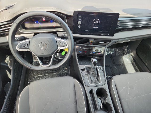 Used 2025 Volkswagen Jetta Sport FWD image 9