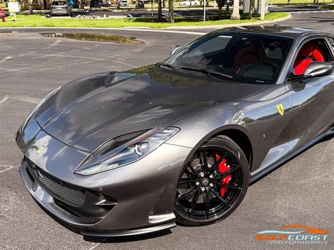Used 2018 Ferrari 812 Superfast RWD image 9