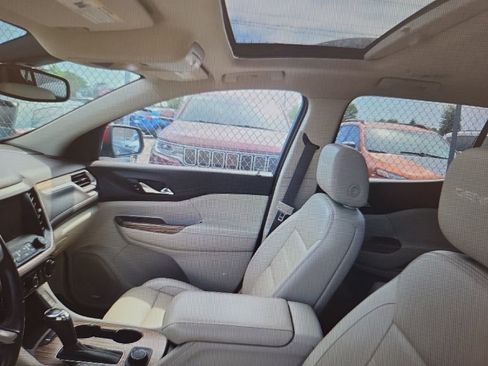 Used 2019 GMC Acadia Denali w/ Technology Package AWD/4WD image 10