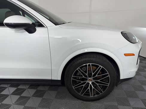 Certified 2026 Porsche Cayenne AWD/4WD image 12