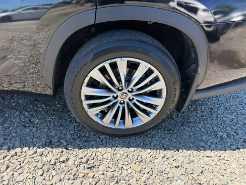 Used 2021 Toyota Highlander Platinum AWD/4WD image 9