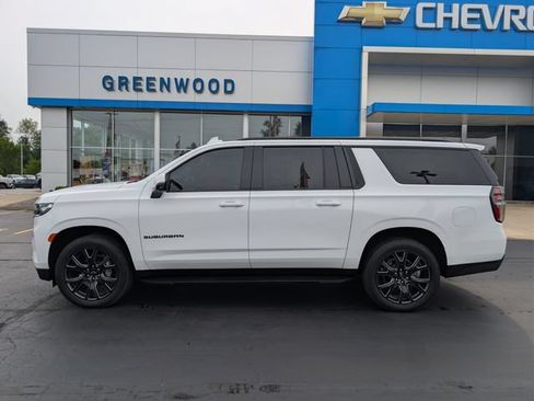 Used 2024 Chevrolet Suburban RST w/ Luxury Package AWD/4WD image 2