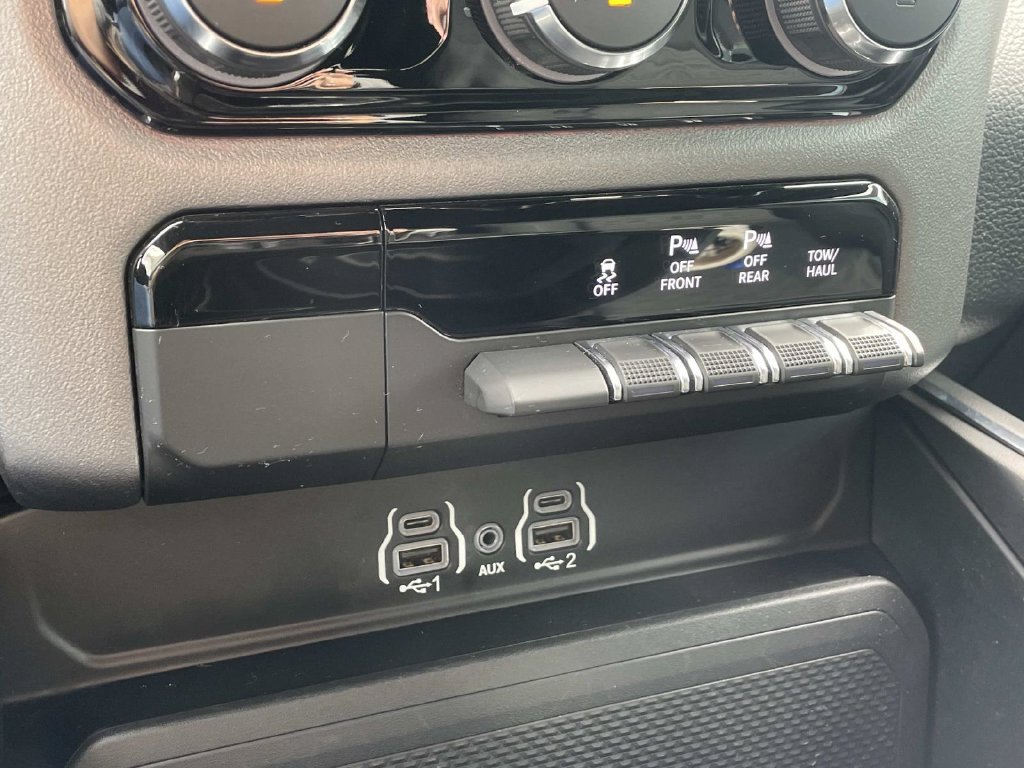 Used 2025 RAM 1500 Big Horn AWD/4WD image 29
