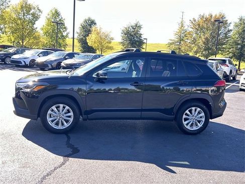 Used 2023 Toyota Corolla Cross LE image 7