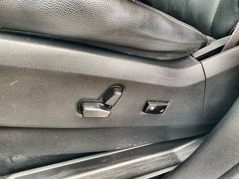 Used 2019 Dodge Grand Caravan GT FWD image 12