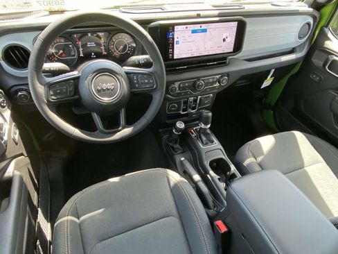 New 2025 Jeep Gladiator Sport image 10