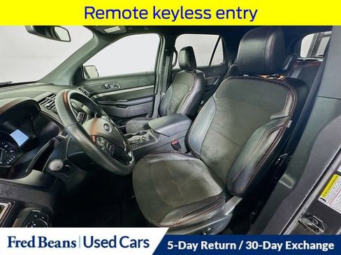 Certified 2018 Ford Explorer XLT w/ Equipment Group 202A image 27