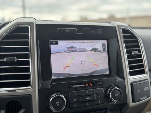 Used 2015 Ford F150 Lariat image 37