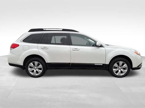 Used 2011 Subaru Outback 2.5i Limited w/ PWR Moonroof Pkg image 8