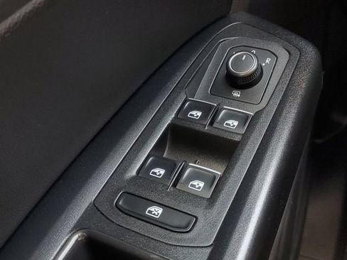 Used 2019 Volkswagen Atlas SE FWD image 18