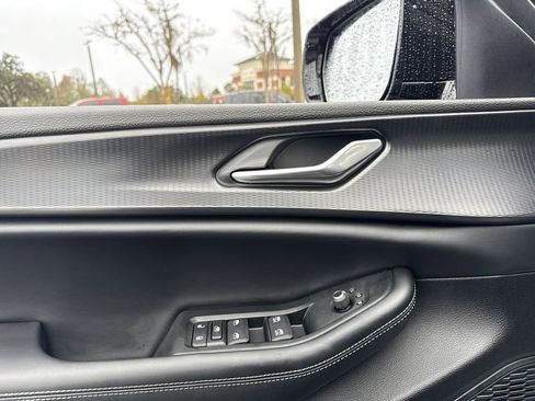 New 2025 Jeep Grand Cherokee Altitude image 12