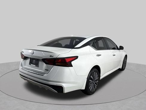 Used 2023 Nissan Altima 2.5 SV AWD/4WD image 33