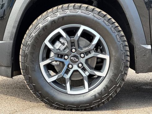 New 2025 Chevrolet Equinox ACTIV w/ Safety and Technology Package image 26