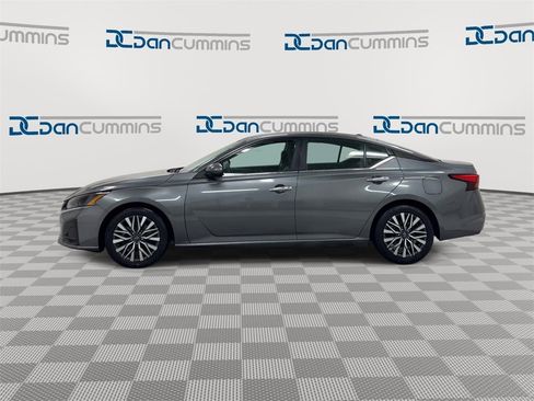 Used 2023 Nissan Altima 2.5 SV image 5