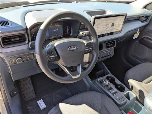 New 2025 Ford Maverick XL image 3