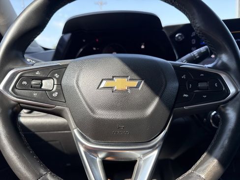Used 2025 Chevrolet Trax LT w/ LT Convenience Package FWD image 21