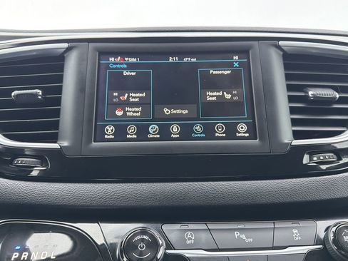 Used 2020 Chrysler Pacifica Touring-L image 6