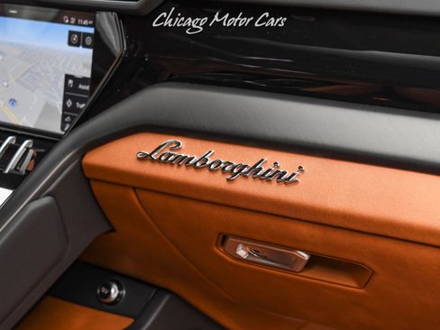 Used 2021 Lamborghini Urus AWD/4WD image 24