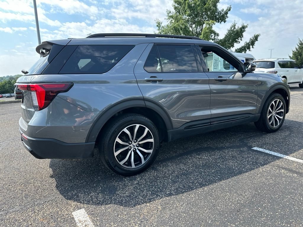 Used 2026 Ford Explorer ST-Line AWD/4WD image 14