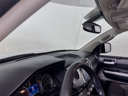 Used 2017 Toyota Tundra SR5 w/ SR5 Upgrade Package image 9