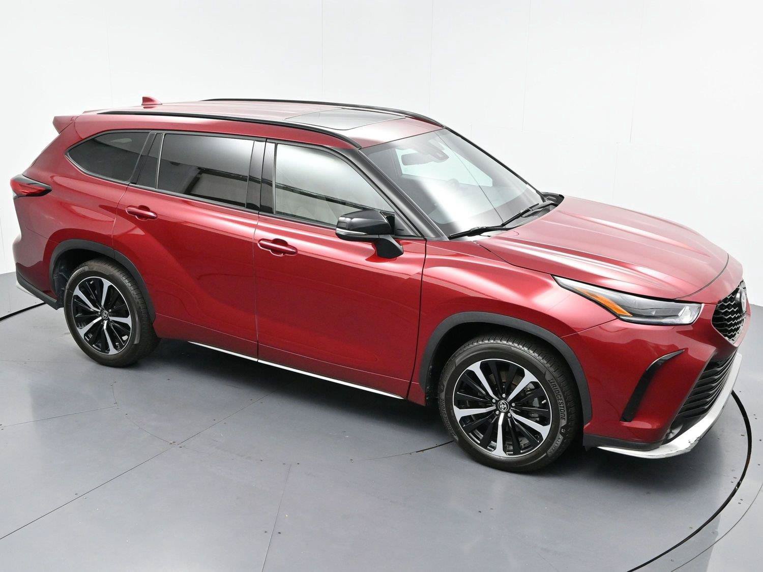 Used 2022 Toyota Highlander XSE AWD/4WD image 41
