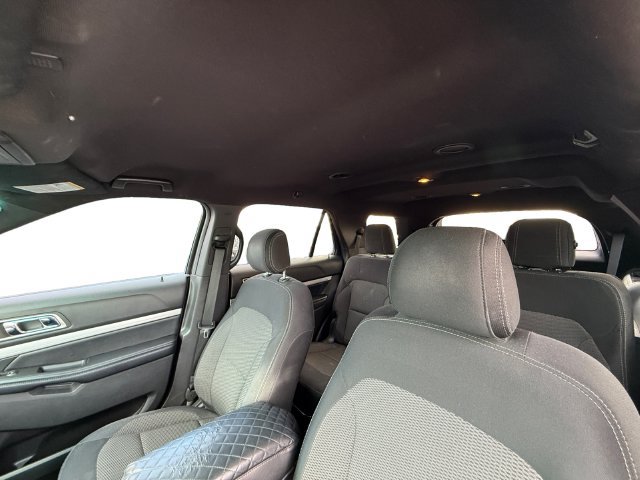 Used 2017 Ford Explorer XLT w/ Equipment Group 201A FWD image 25