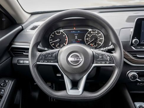 Used 2024 Nissan Altima 2.5 SV image 25