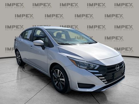 Used 2025 Nissan Versa SV image 7