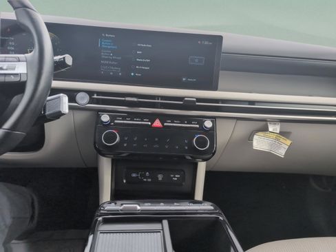 Used 2025 Hyundai Tucson Limited image 33