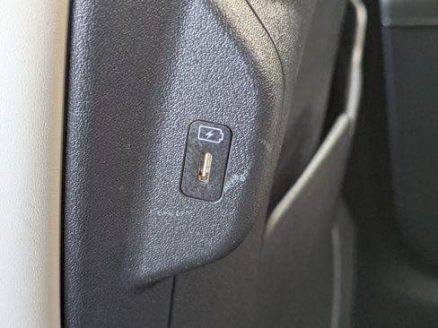 Certified 2024 Kia Niro EX Touring image 17