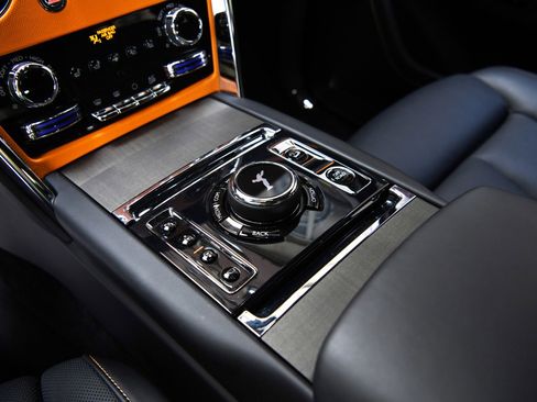 Used 2024 Rolls-Royce Cullinan image 15